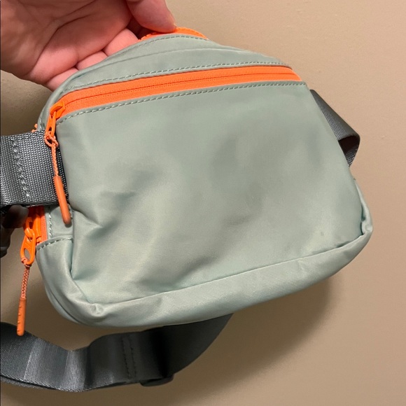 Lululemon Athletica Green and Orange Crossbody Bag - Picture 3 of 3